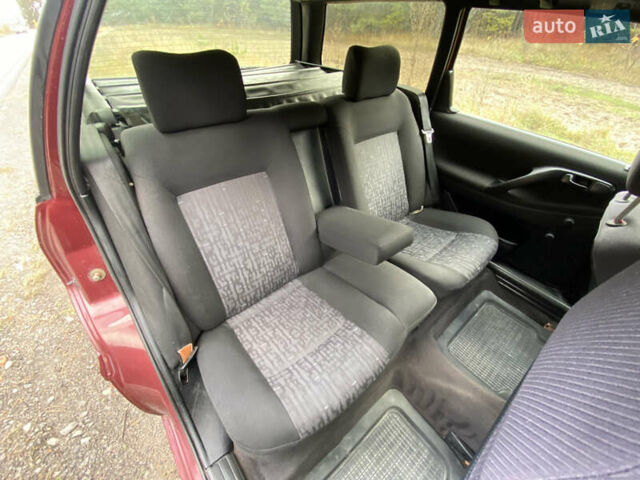 Червоний Фольксваген Пассат, об'ємом двигуна 1.6 л та пробігом 340 тис. км за 3450 $, фото 18 на Automoto.ua