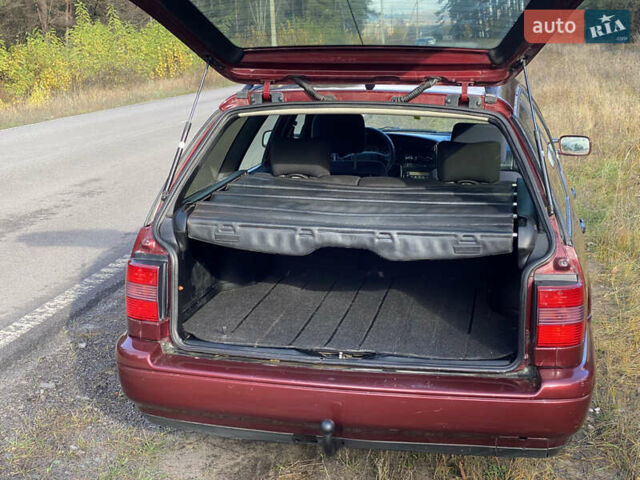 Червоний Фольксваген Пассат, об'ємом двигуна 1.6 л та пробігом 340 тис. км за 3450 $, фото 36 на Automoto.ua