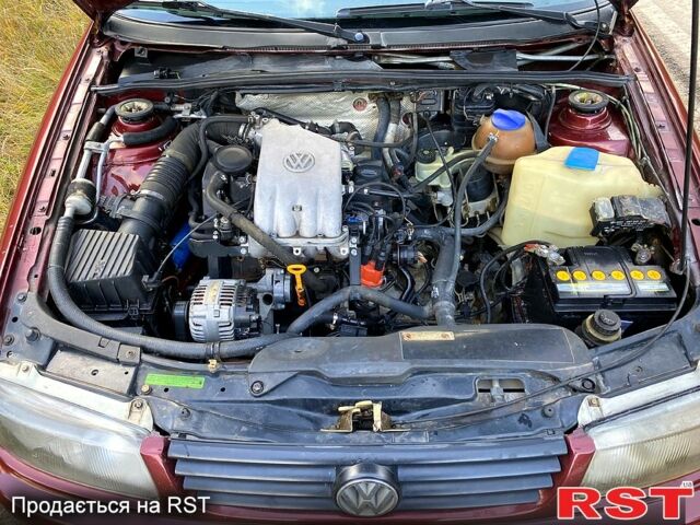 Червоний Фольксваген Пассат, об'ємом двигуна 1.6 л та пробігом 340 тис. км за 3450 $, фото 10 на Automoto.ua