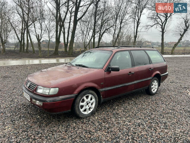 Красный Фольксваген Пассат, объемом двигателя 1.9 л и пробегом 499 тыс. км за 1350 $, фото 2 на Automoto.ua