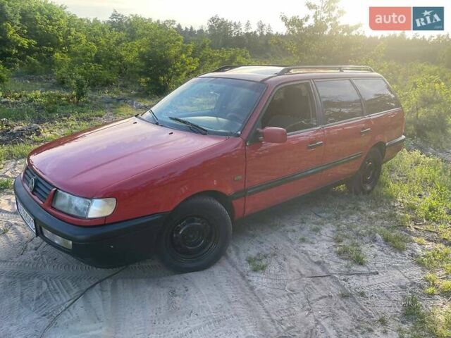 Червоний Фольксваген Пассат, об'ємом двигуна 1.98 л та пробігом 400 тис. км за 2700 $, фото 5 на Automoto.ua