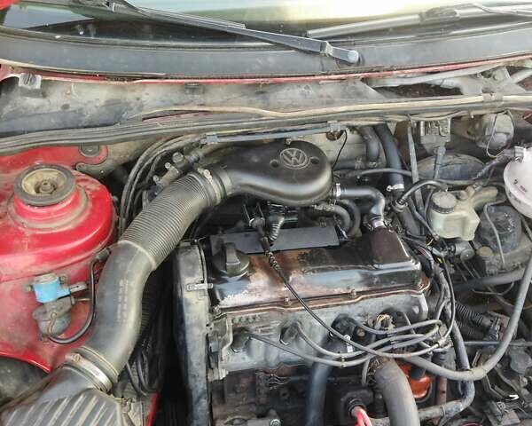 Червоний Фольксваген Пассат, об'ємом двигуна 1.8 л та пробігом 386 тис. км за 2300 $, фото 15 на Automoto.ua