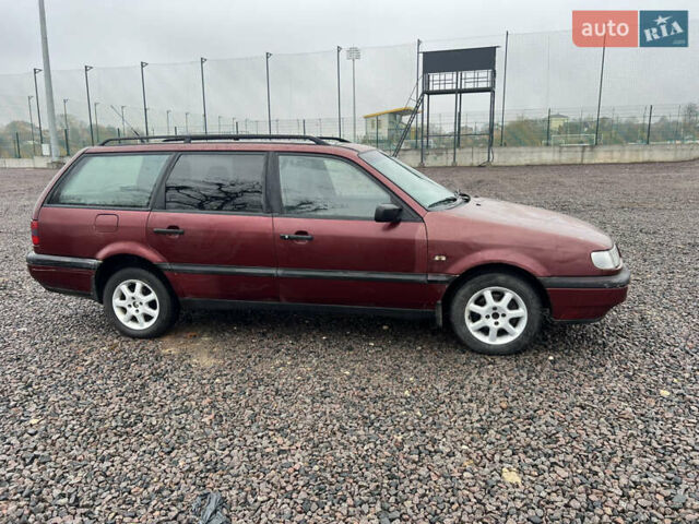 Красный Фольксваген Пассат, объемом двигателя 1.9 л и пробегом 499 тыс. км за 1350 $, фото 4 на Automoto.ua