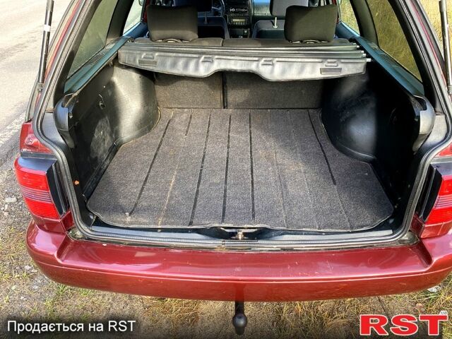 Червоний Фольксваген Пассат, об'ємом двигуна 1.6 л та пробігом 340 тис. км за 3450 $, фото 11 на Automoto.ua