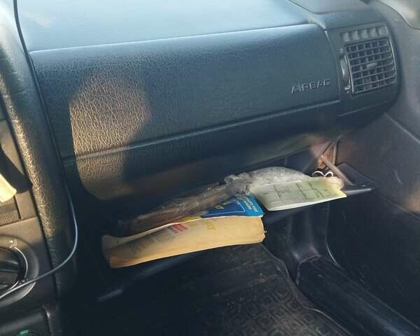 Червоний Фольксваген Пассат, об'ємом двигуна 1.8 л та пробігом 386 тис. км за 2300 $, фото 10 на Automoto.ua