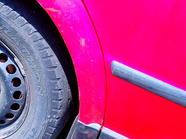 Красный Фольксваген Пассат, объемом двигателя 1.8 л и пробегом 397 тыс. км за 3100 $, фото 11 на Automoto.ua