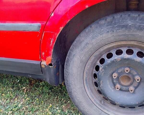 Червоний Фольксваген Пассат, об'ємом двигуна 1.8 л та пробігом 397 тис. км за 2900 $, фото 14 на Automoto.ua