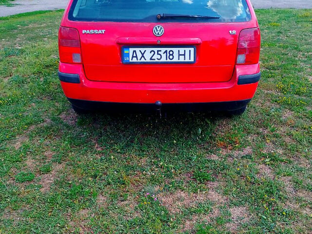 Красный Фольксваген Пассат, объемом двигателя 1.8 л и пробегом 397 тыс. км за 3100 $, фото 1 на Automoto.ua