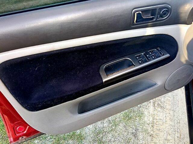 Червоний Фольксваген Пассат, об'ємом двигуна 1.9 л та пробігом 470 тис. км за 3900 $, фото 9 на Automoto.ua