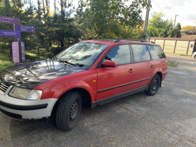 Красный Фольксваген Пассат, объемом двигателя 0 л и пробегом 277 тыс. км за 3300 $, фото 2 на Automoto.ua