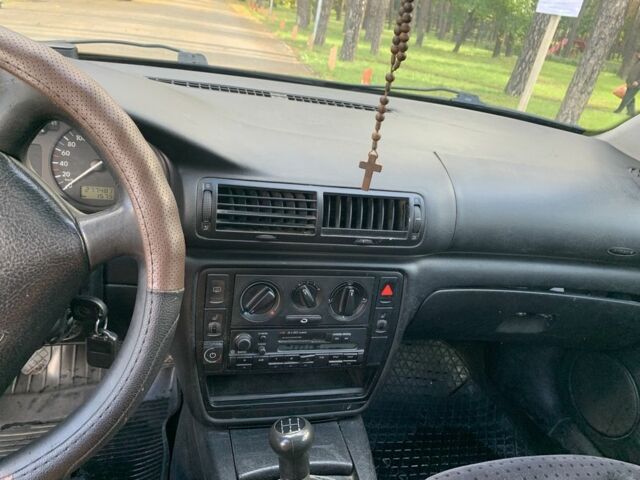 Красный Фольксваген Пассат, объемом двигателя 0 л и пробегом 277 тыс. км за 3300 $, фото 5 на Automoto.ua