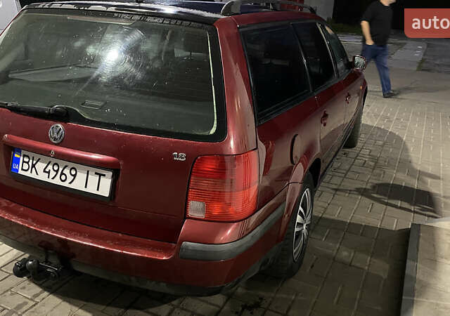 Красный Фольксваген Пассат, объемом двигателя 1.78 л и пробегом 420 тыс. км за 3000 $, фото 10 на Automoto.ua