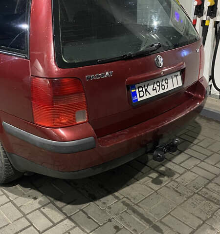 Красный Фольксваген Пассат, объемом двигателя 1.78 л и пробегом 420 тыс. км за 3000 $, фото 8 на Automoto.ua