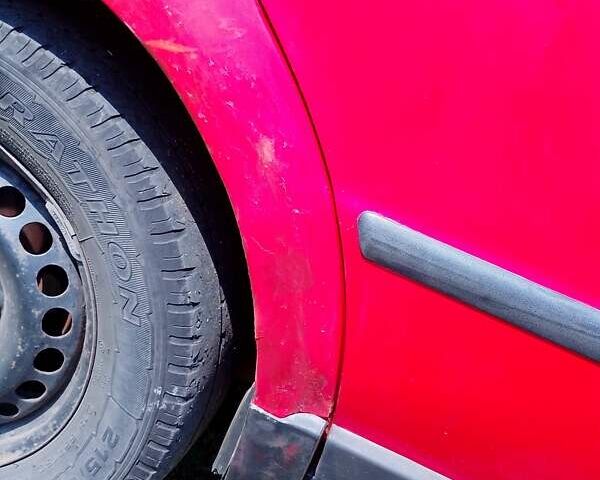 Червоний Фольксваген Пассат, об'ємом двигуна 1.8 л та пробігом 397 тис. км за 2900 $, фото 12 на Automoto.ua