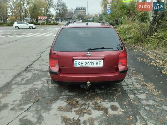 Красный Фольксваген Пассат, объемом двигателя 1.9 л и пробегом 320 тыс. км за 3324 $, фото 6 на Automoto.ua