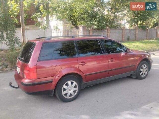 Красный Фольксваген Пассат, объемом двигателя 1.9 л и пробегом 320 тыс. км за 3324 $, фото 1 на Automoto.ua
