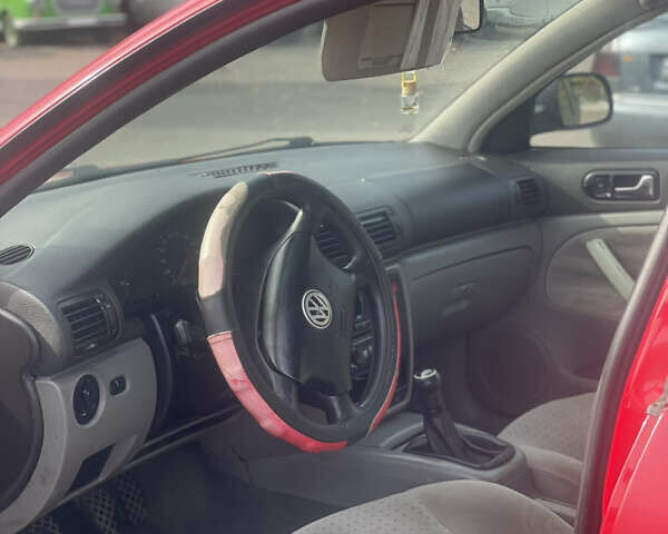 Красный Фольксваген Пассат, объемом двигателя 1.9 л и пробегом 380 тыс. км за 2700 $, фото 5 на Automoto.ua