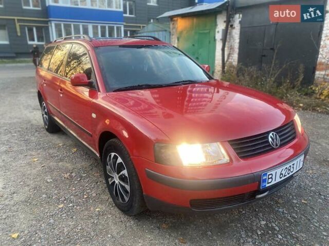 Красный Фольксваген Пассат, объемом двигателя 1.6 л и пробегом 300 тыс. км за 3300 $, фото 4 на Automoto.ua