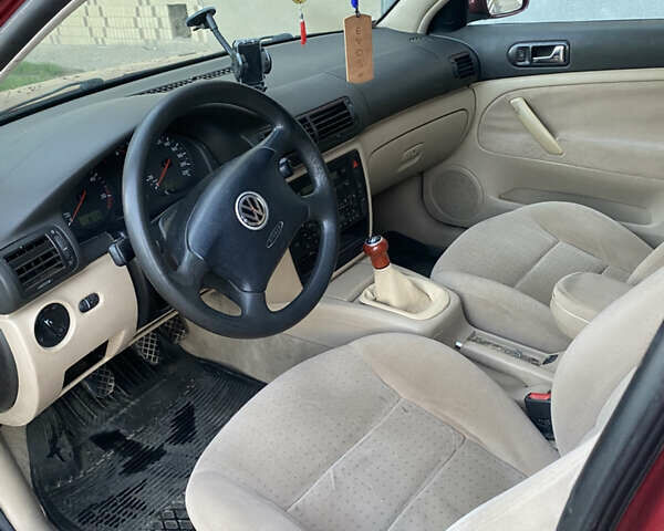 Червоний Фольксваген Пассат, об'ємом двигуна 1.9 л та пробігом 430 тис. км за 3299 $, фото 9 на Automoto.ua