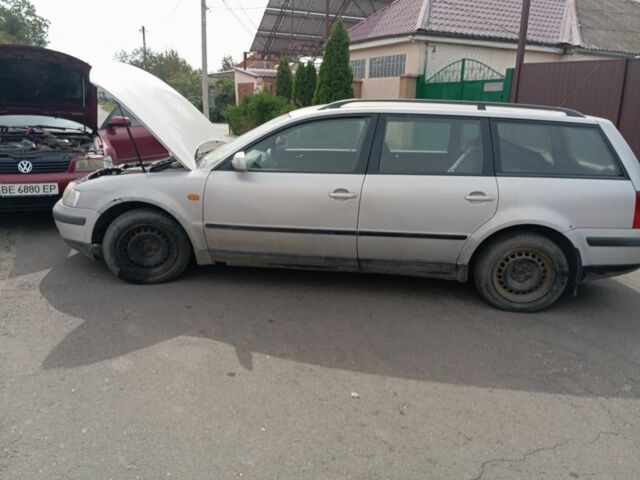 Червоний Фольксваген Пассат, об'ємом двигуна 1.8 л та пробігом 400 тис. км за 800 $, фото 2 на Automoto.ua