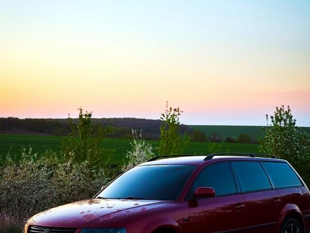 Красный Фольксваген Пассат, объемом двигателя 1.6 л и пробегом 399 тыс. км за 4000 $, фото 2 на Automoto.ua