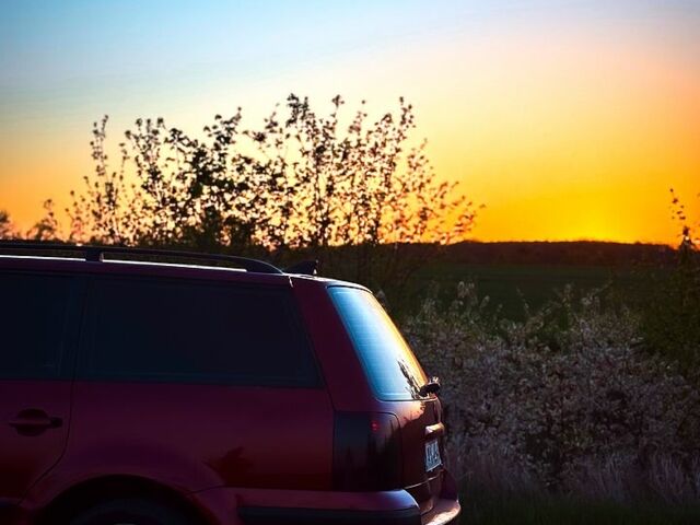 Красный Фольксваген Пассат, объемом двигателя 1.6 л и пробегом 399 тыс. км за 4000 $, фото 5 на Automoto.ua