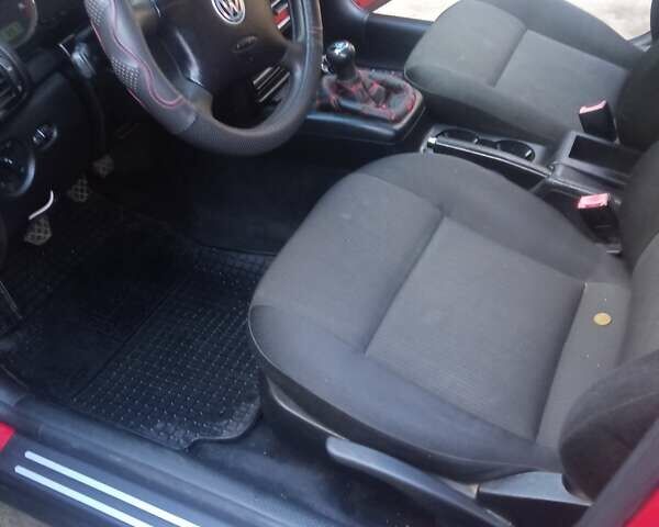 Красный Фольксваген Пассат, объемом двигателя 1.6 л и пробегом 260 тыс. км за 5000 $, фото 7 на Automoto.ua