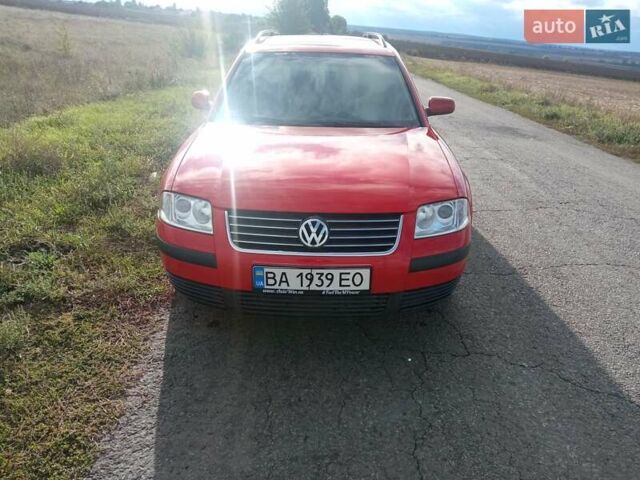 Красный Фольксваген Пассат, объемом двигателя 1.6 л и пробегом 260 тыс. км за 5000 $, фото 11 на Automoto.ua