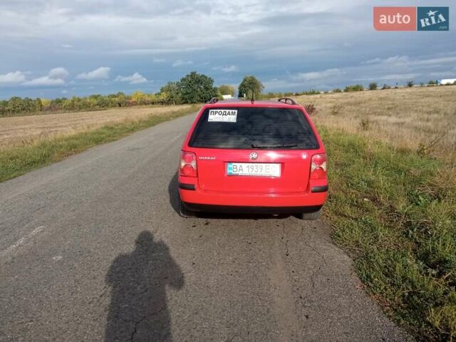 Красный Фольксваген Пассат, объемом двигателя 1.6 л и пробегом 260 тыс. км за 5000 $, фото 13 на Automoto.ua