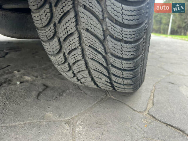 Красный Фольксваген Пассат, объемом двигателя 1.6 л и пробегом 290 тыс. км за 5000 $, фото 7 на Automoto.ua