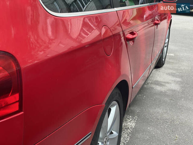Красный Фольксваген Пассат, объемом двигателя 2 л и пробегом 290 тыс. км за 6500 $, фото 4 на Automoto.ua