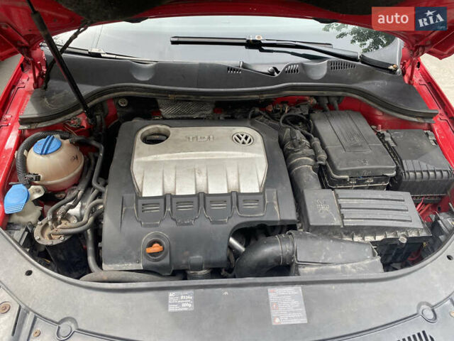 Красный Фольксваген Пассат, объемом двигателя 2 л и пробегом 290 тыс. км за 6500 $, фото 19 на Automoto.ua