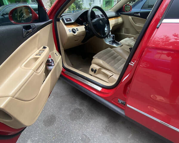 Красный Фольксваген Пассат, объемом двигателя 2 л и пробегом 290 тыс. км за 6500 $, фото 3 на Automoto.ua