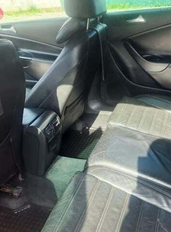 Красный Фольксваген Пассат, объемом двигателя 1.97 л и пробегом 250 тыс. км за 6800 $, фото 6 на Automoto.ua