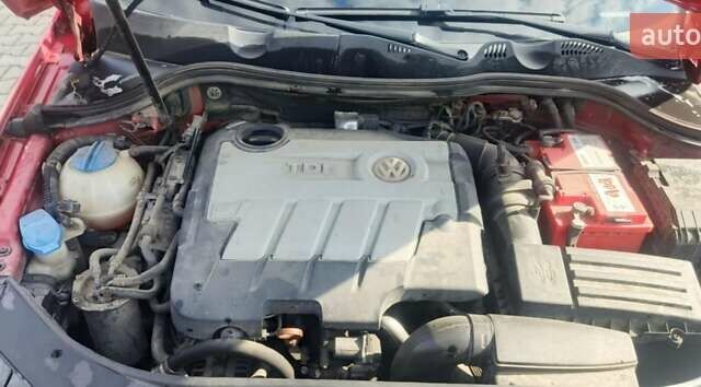 Красный Фольксваген Пассат, объемом двигателя 1.97 л и пробегом 250 тыс. км за 6800 $, фото 2 на Automoto.ua