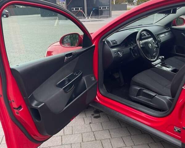 Красный Фольксваген Пассат, объемом двигателя 1.97 л и пробегом 235 тыс. км за 7200 $, фото 5 на Automoto.ua