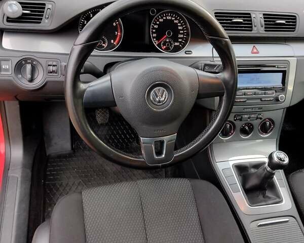 Червоний Фольксваген Пассат, об'ємом двигуна 1.4 л та пробігом 226 тис. км за 5500 $, фото 18 на Automoto.ua