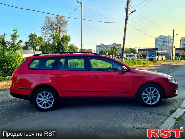 Красный Фольксваген Пассат, объемом двигателя 1.8 л и пробегом 211 тыс. км за 6800 $, фото 2 на Automoto.ua