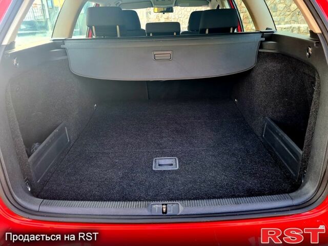 Красный Фольксваген Пассат, объемом двигателя 1.8 л и пробегом 211 тыс. км за 6800 $, фото 7 на Automoto.ua