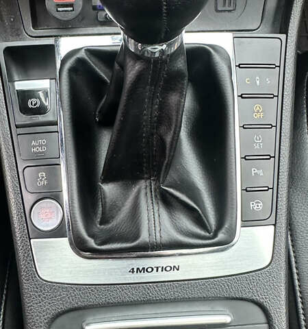 Красный Фольксваген Пассат, объемом двигателя 1.97 л и пробегом 209 тыс. км за 11900 $, фото 33 на Automoto.ua