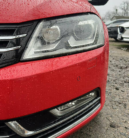 Красный Фольксваген Пассат, объемом двигателя 1.97 л и пробегом 209 тыс. км за 11900 $, фото 14 на Automoto.ua