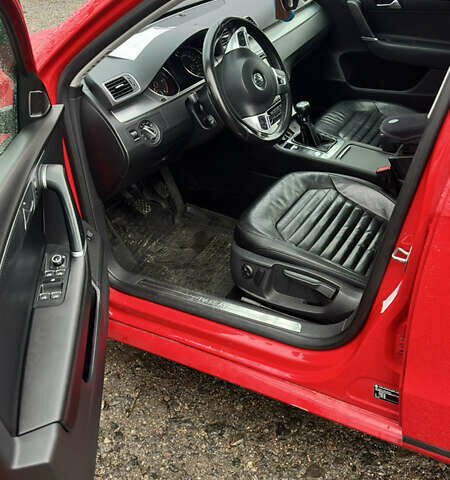 Красный Фольксваген Пассат, объемом двигателя 1.97 л и пробегом 209 тыс. км за 11900 $, фото 20 на Automoto.ua