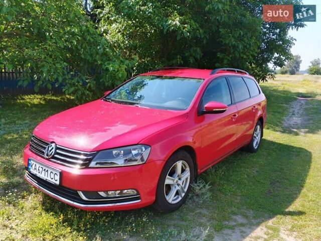 Красный Фольксваген Пассат, объемом двигателя 1.6 л и пробегом 272 тыс. км за 7800 $, фото 1 на Automoto.ua