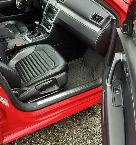 Красный Фольксваген Пассат, объемом двигателя 1.97 л и пробегом 209 тыс. км за 11900 $, фото 25 на Automoto.ua