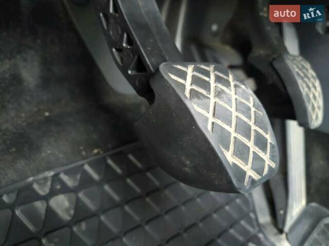 Червоний Фольксваген Пассат, об'ємом двигуна 2 л та пробігом 280 тис. км за 11300 $, фото 18 на Automoto.ua