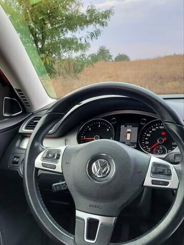 Червоний Фольксваген Пассат, об'ємом двигуна 1.97 л та пробігом 207 тис. км за 12000 $, фото 6 на Automoto.ua