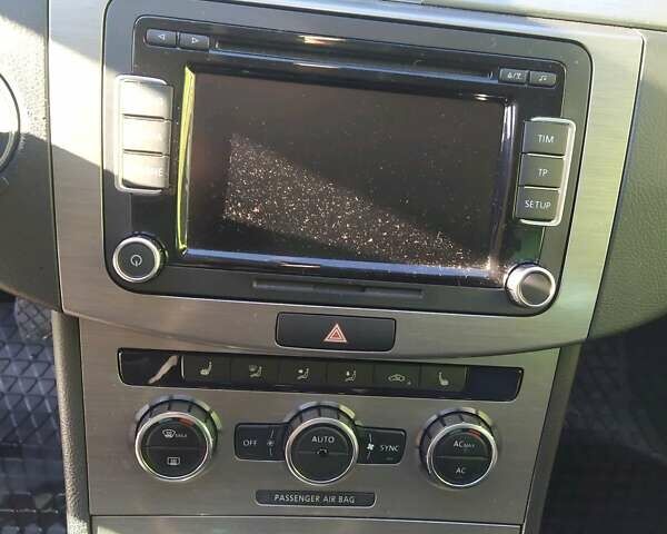 Червоний Фольксваген Пассат, об'ємом двигуна 2 л та пробігом 280 тис. км за 11300 $, фото 8 на Automoto.ua