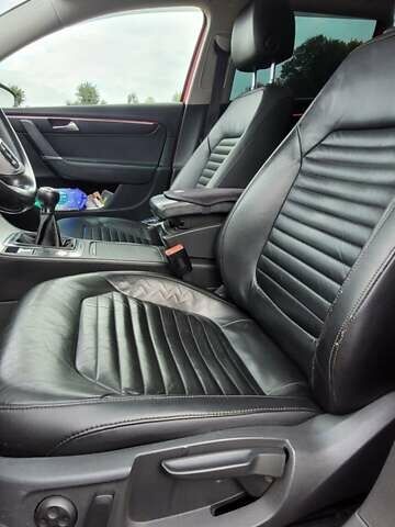 Червоний Фольксваген Пассат, об'ємом двигуна 1.97 л та пробігом 207 тис. км за 12000 $, фото 23 на Automoto.ua