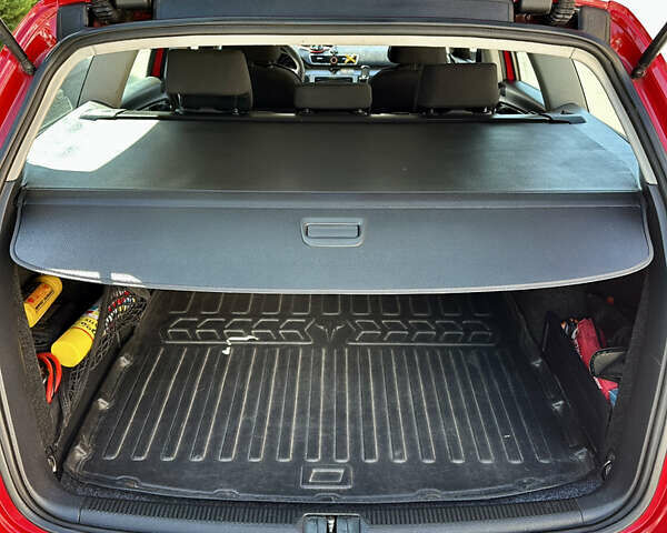 Червоний Фольксваген Пассат, об'ємом двигуна 1.6 л та пробігом 270 тис. км за 8999 $, фото 19 на Automoto.ua