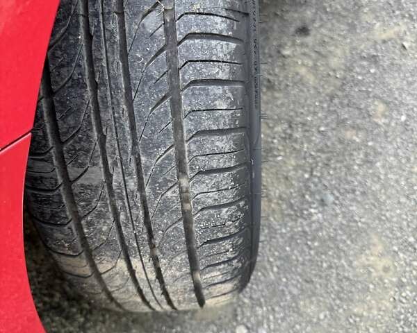 Красный Фольксваген Пассат, объемом двигателя 2 л и пробегом 205 тыс. км за 9450 $, фото 28 на Automoto.ua